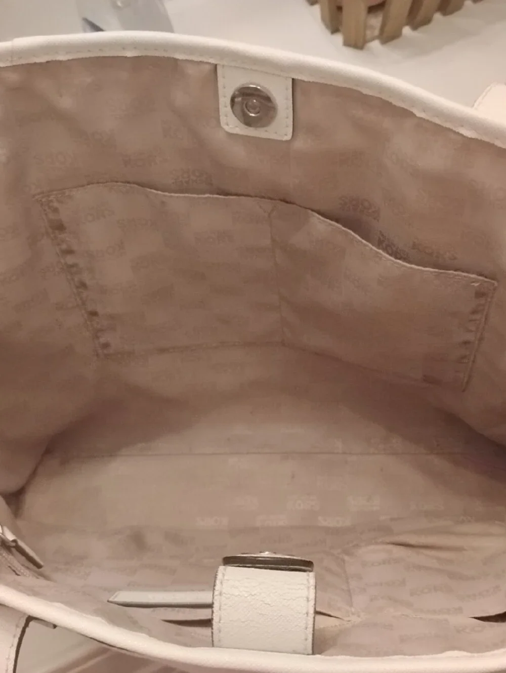 Michael Kors White Leather Shoulder Tote with MK Emblem